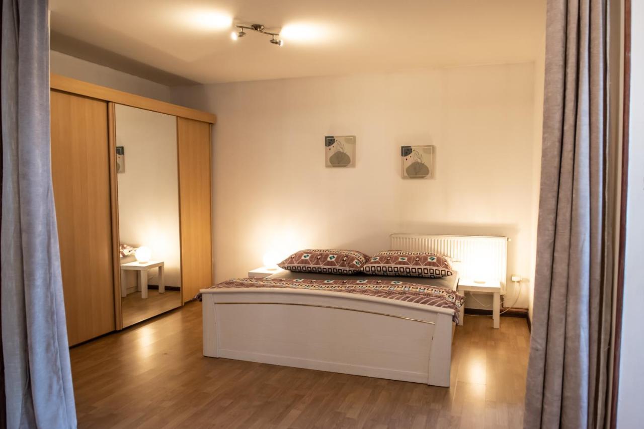 Podkrovni Apartman S Vyhledem Na Namesti Lomnice nad Lužnicí Exteriör bild