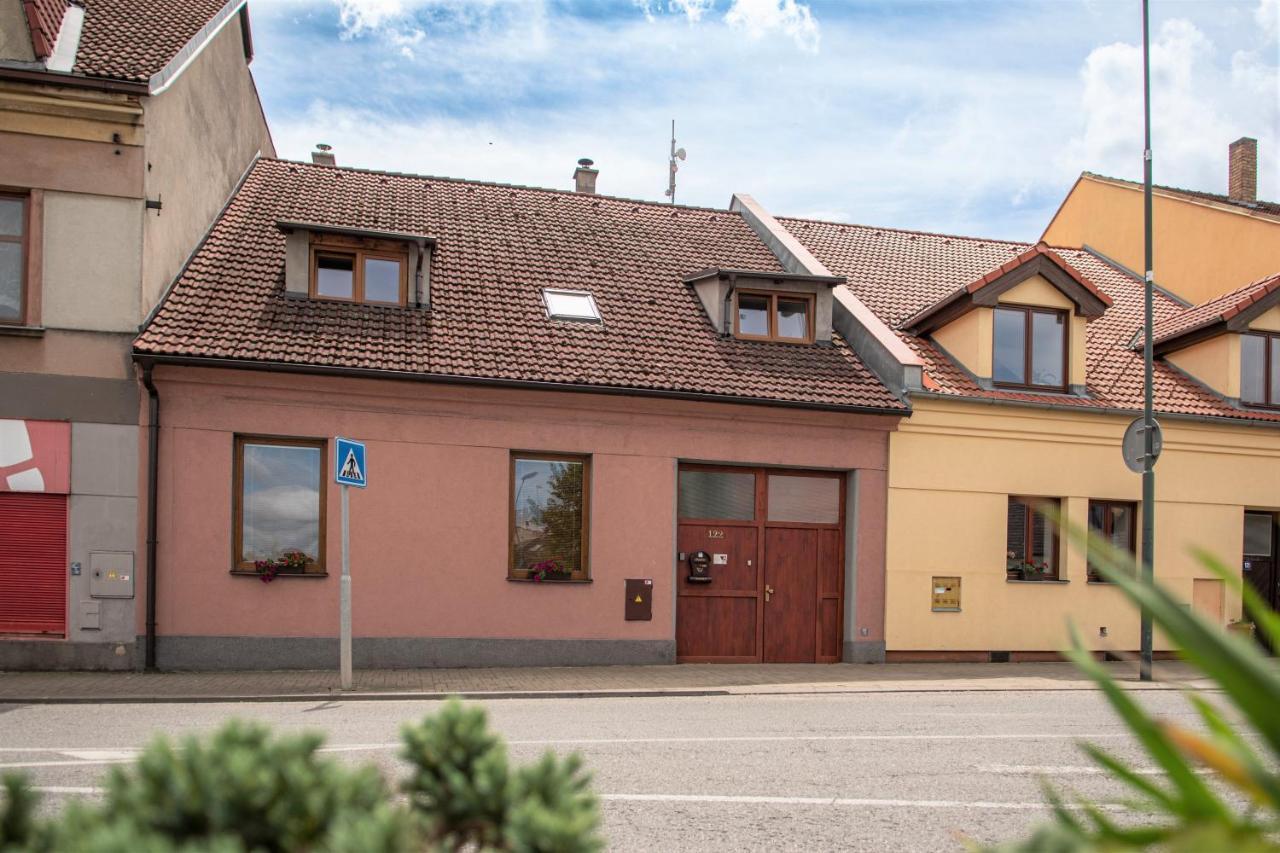 Podkrovni Apartman S Vyhledem Na Namesti Lomnice nad Lužnicí Exteriör bild
