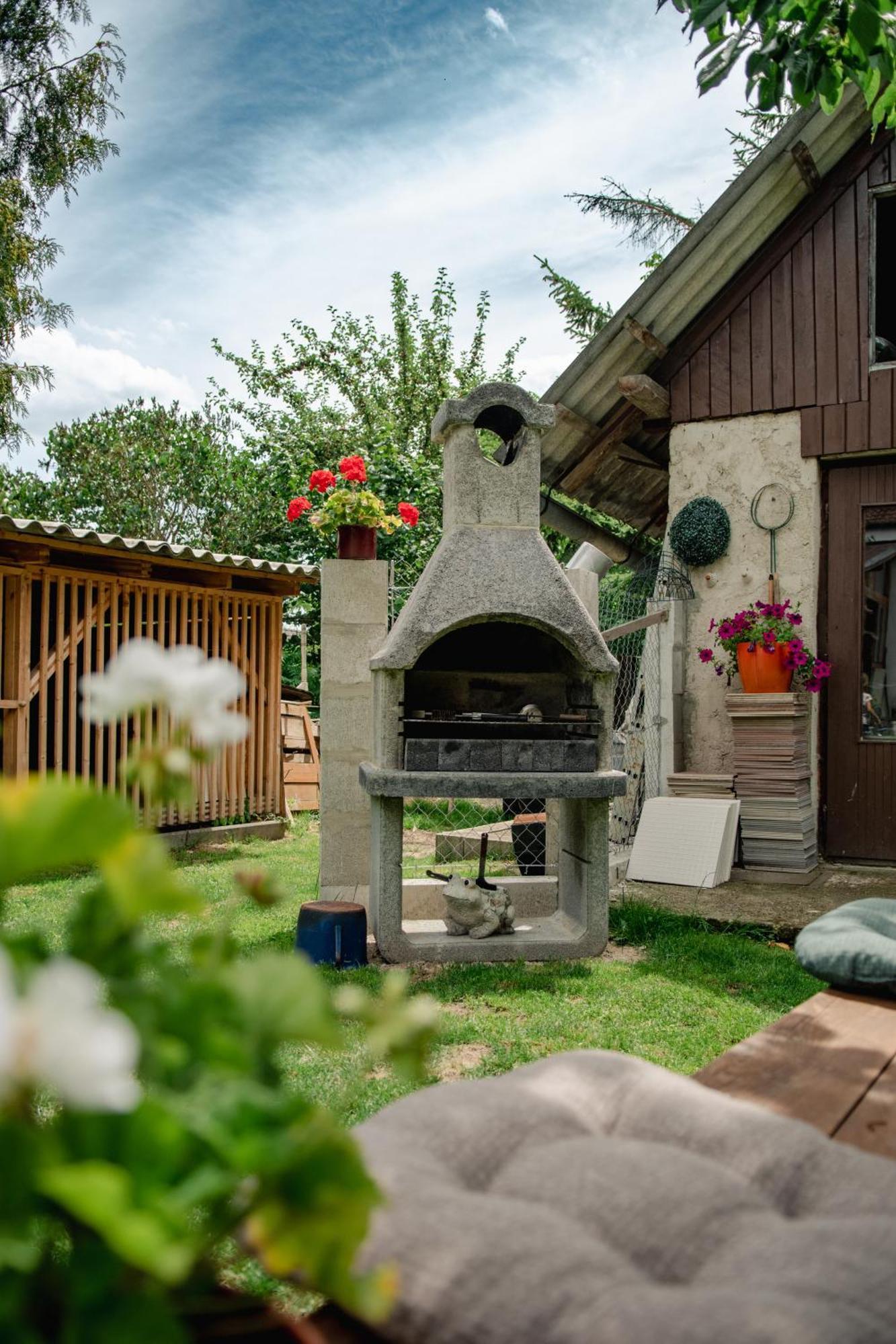 Podkrovni Apartman S Vyhledem Na Namesti Lomnice nad Lužnicí Exteriör bild